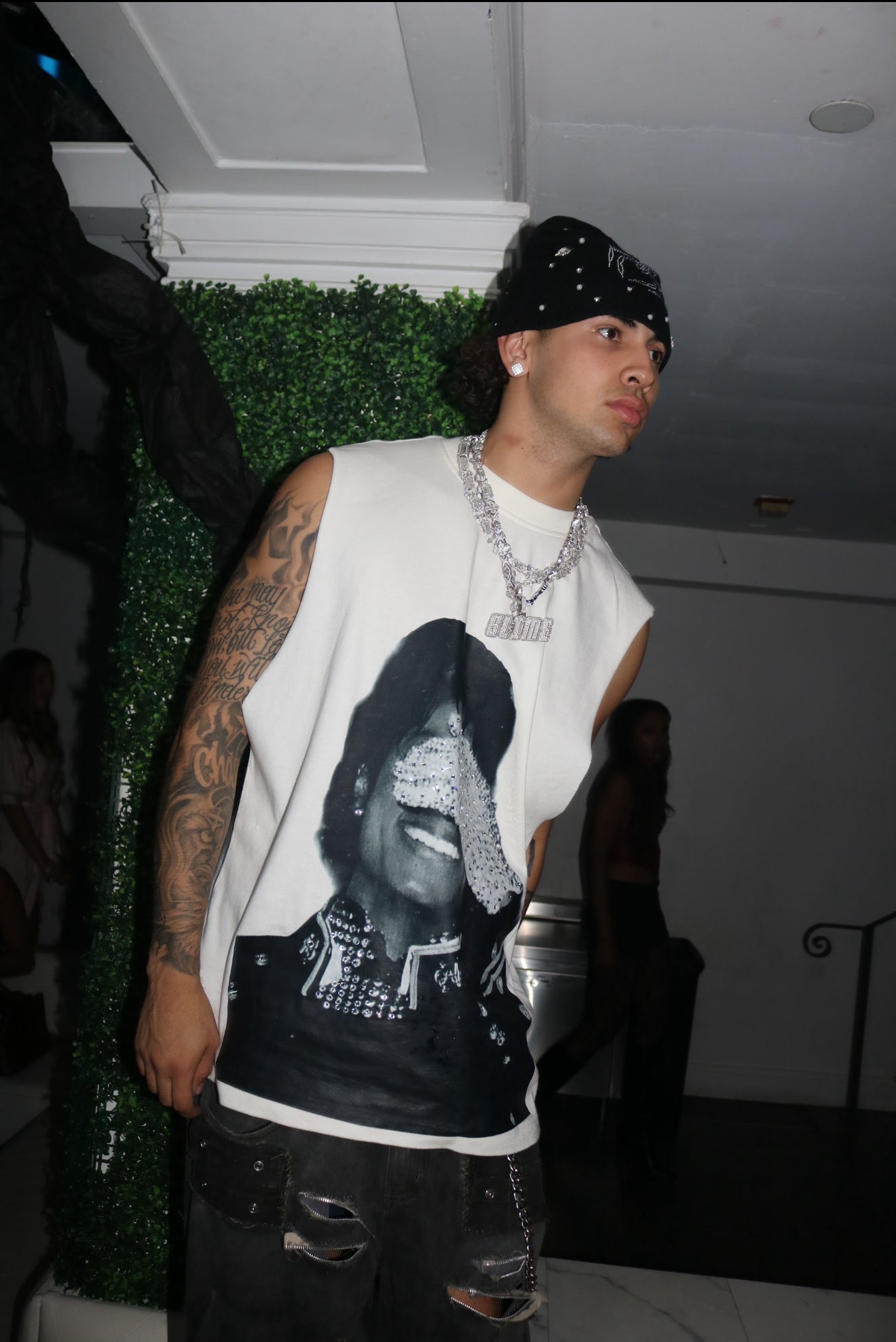 MICHAEL JACKSON SLEEVELESS GLOVE TEE - WHITE