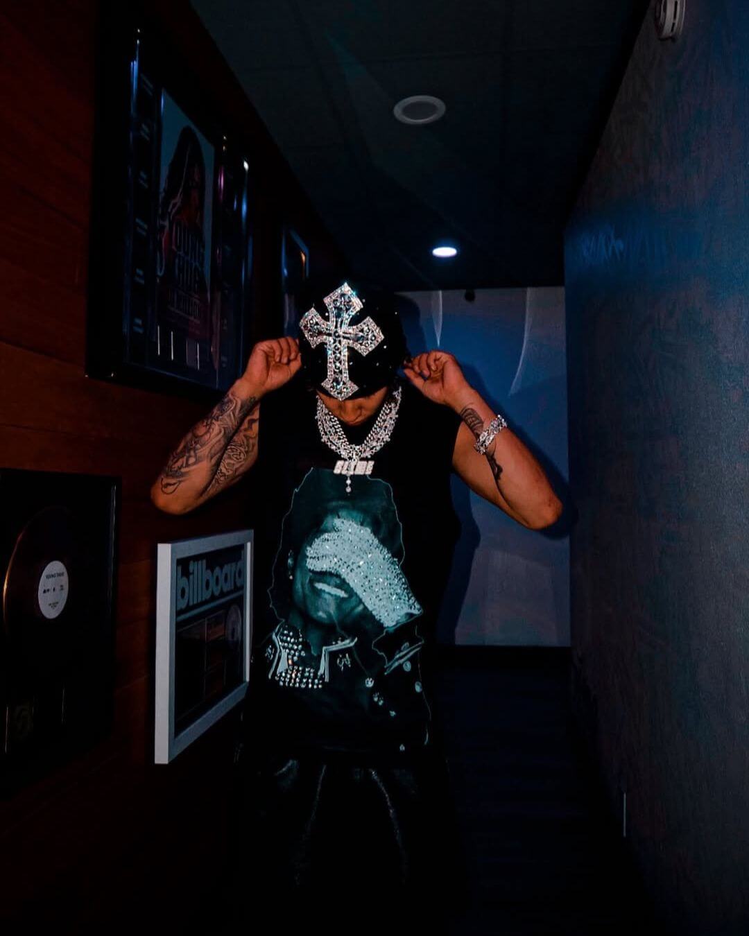 Black Mj Sleeveless Glove Tee