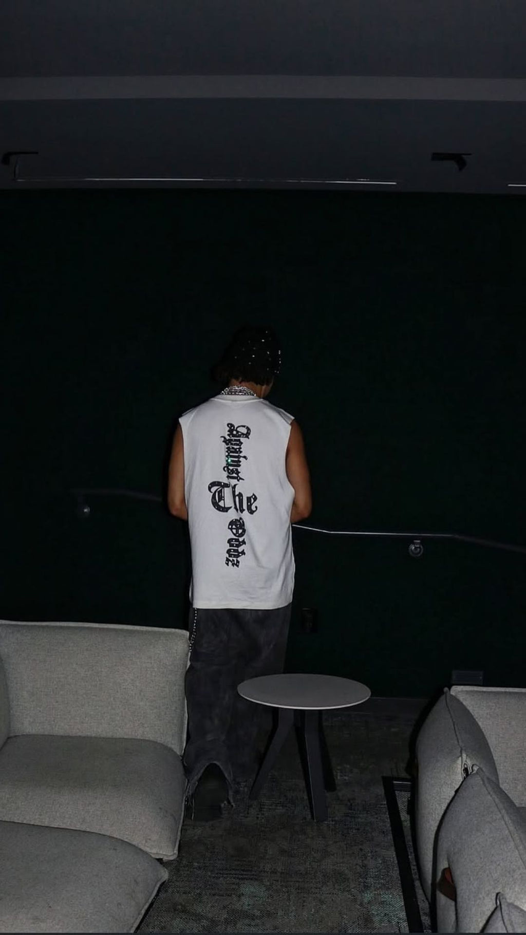 MJ SLEEVELESS GLOVE TEE